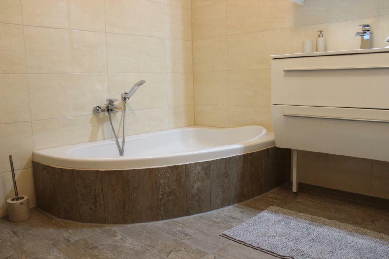 Wohnen Am Solbad Apartment บัดซัลซุงเงน ภายนอก รูปภาพ